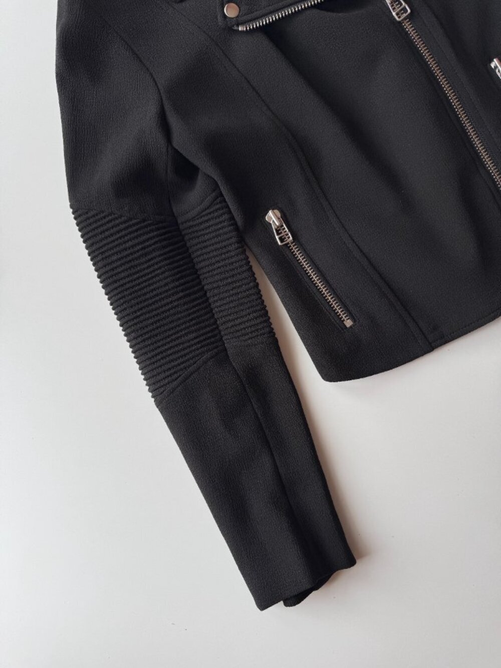 Aritzia WILFRED Montesson Black Crepe Motorcycle Moto Biker Jacket, Size 4 - Picture 8 of 12